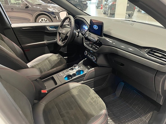 Ford Kuga 6 of 13