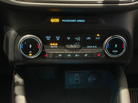 Ford Kuga 10 of 13