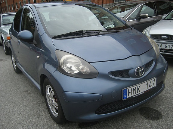 Toyota Aygo 2 of 15
