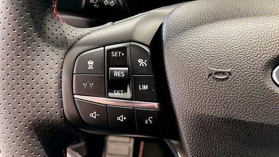 Ford Kuga 13 of 19