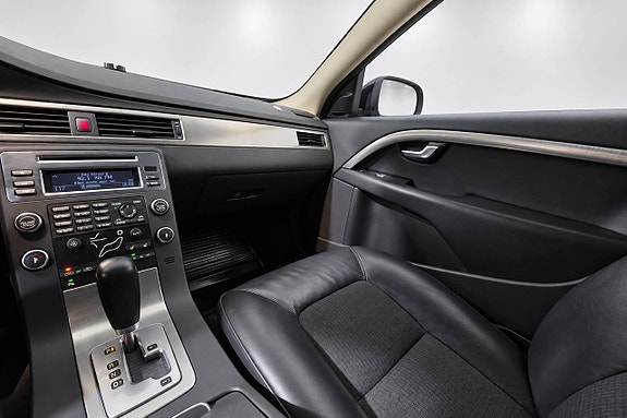 Volvo V70 24 of 26