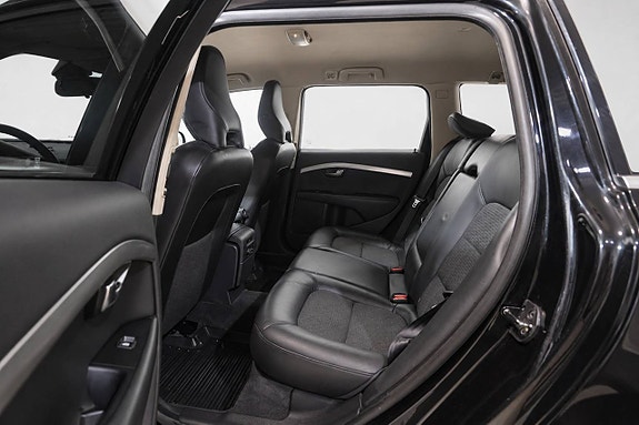 Volvo V70 25 of 26