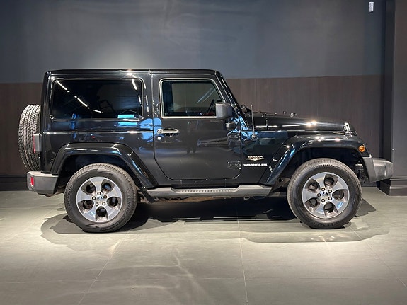 Jeep Wrangler 4 of 17