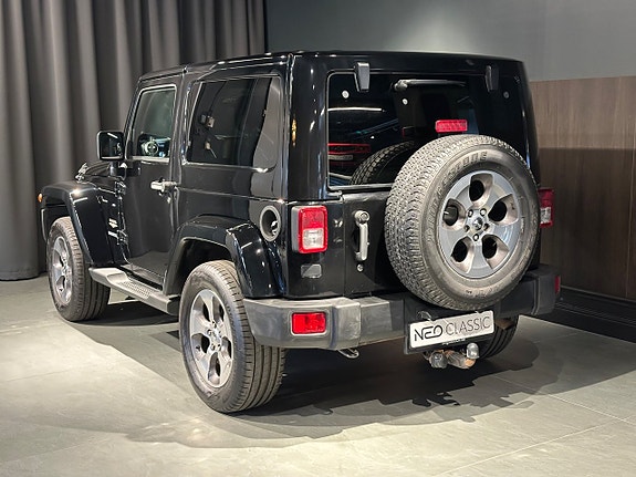 Jeep Wrangler 3 of 17