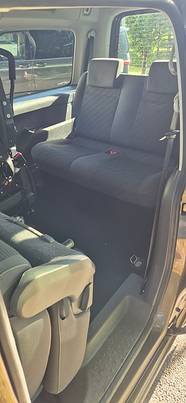 Volkswagen Caddy Maxi 8 of 13