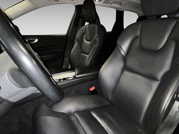 Volvo XC60 15 of 20