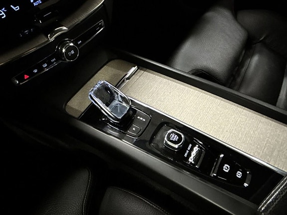 Volvo XC60 12 of 20