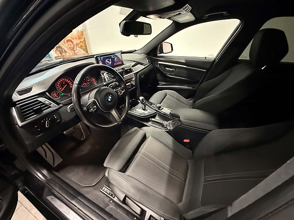 BMW 320d 12 of 17