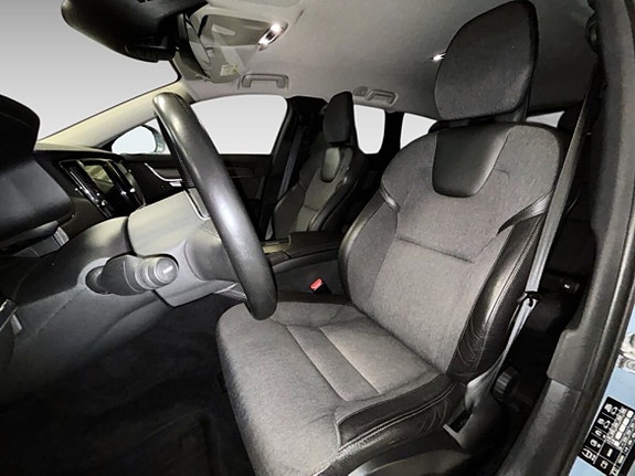 Volvo V90 Cross Country 13 of 19