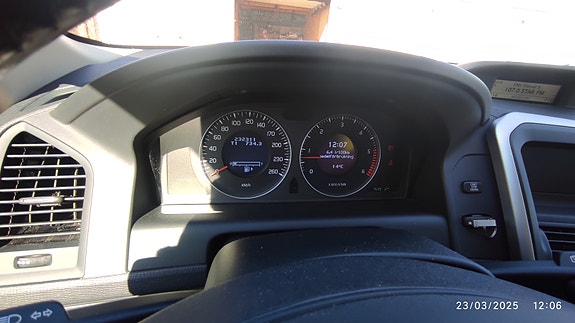 Volvo XC60 3 of 5