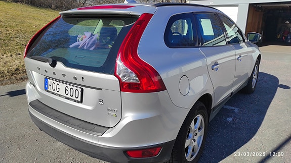 Volvo XC60 2 of 5