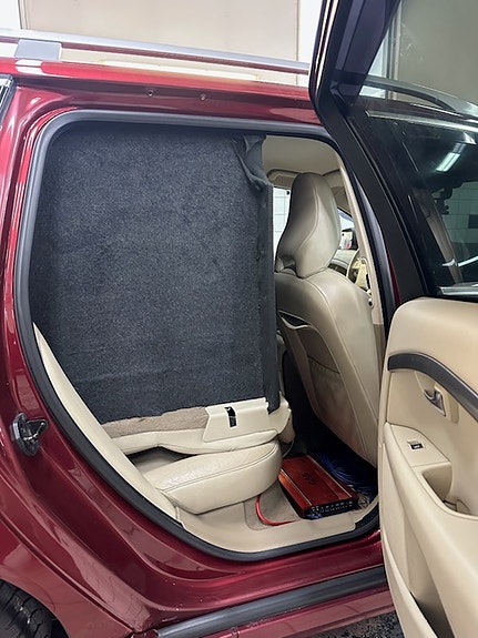 Volvo V70 6 of 7