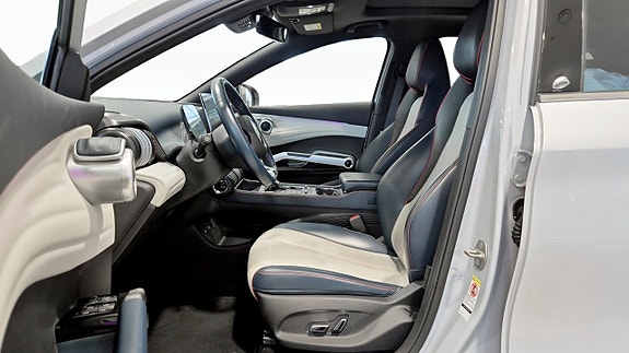 BYD Atto 3 8 of 12
