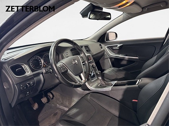 Volvo S60 8 of 15