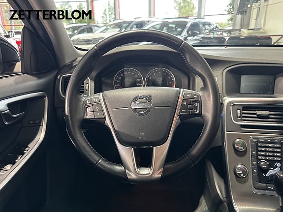 Volvo S60 12 of 15