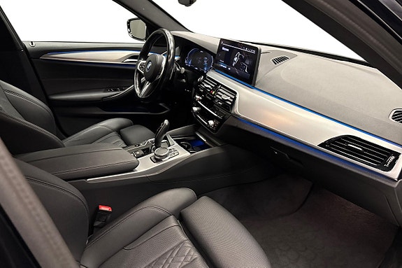 BMW 530e 12 of 14