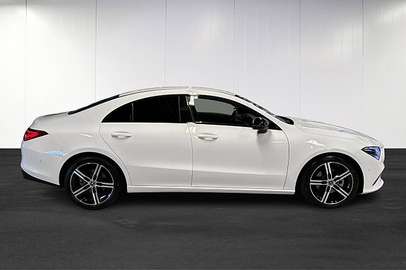 Mercedes-Benz CLA200 8 of 21