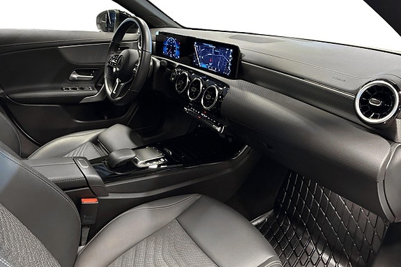 Mercedes-Benz CLA200 11 of 21