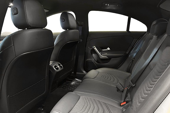 Mercedes-Benz CLA200 15 of 21