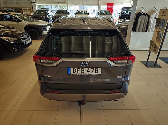 Toyota RAV4 5 of 15