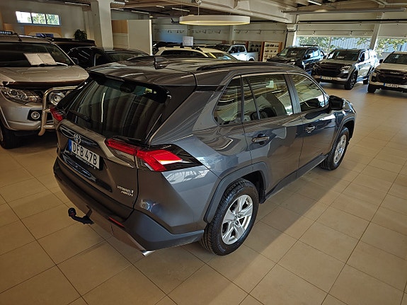 Toyota RAV4 6 of 15