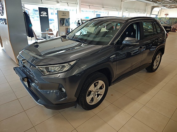 Toyota RAV4 3 of 15