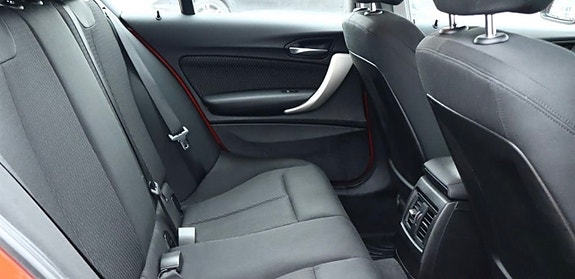 BMW 118d 5 of 11