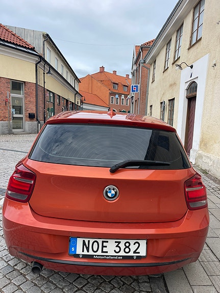 BMW 118d 3 of 11