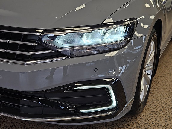 Volkswagen Passat 8 of 23