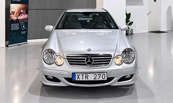 Mercedes-Benz C180 6 of 16