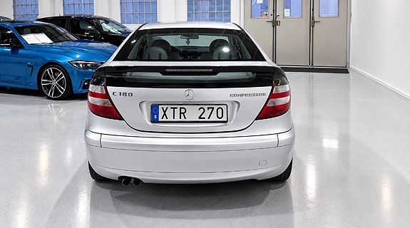 Mercedes-Benz C180 7 of 16