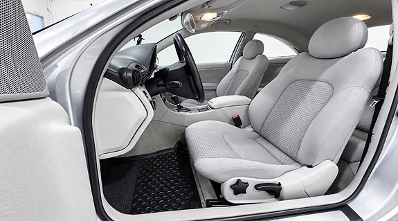 Mercedes-Benz C180 12 of 16