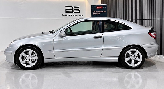 Mercedes-Benz C180 4 of 16