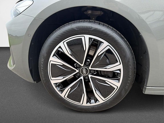 Audi A5 7 of 11