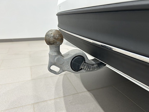 Volkswagen Passat 10 of 27
