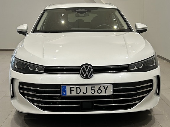 Volkswagen Passat 3 of 27