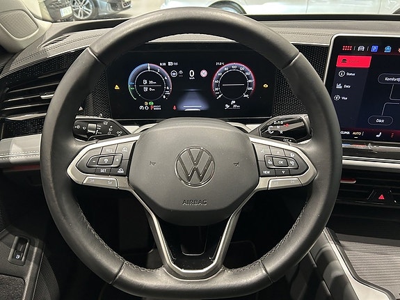 Volkswagen Passat 14 of 27