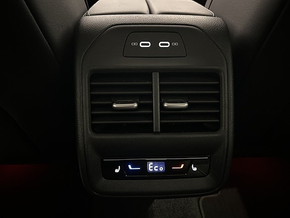 Volkswagen Passat 12 of 27