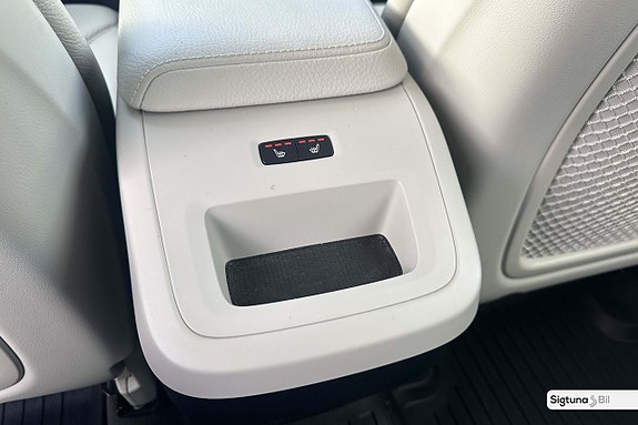 Volvo XC60 15 of 25