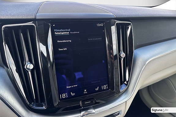 Volvo XC60 22 of 25