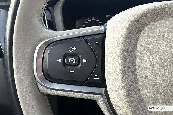 Volvo XC60 18 of 25