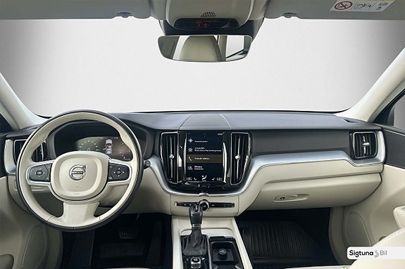 Volvo XC60 16 of 25