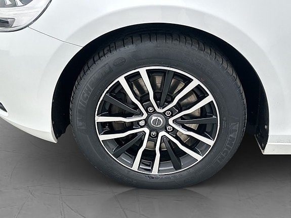 Volvo V40 27 of 30