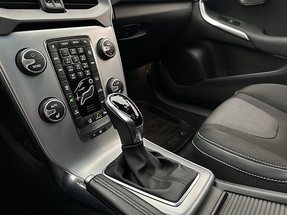 Volvo V40 19 of 30