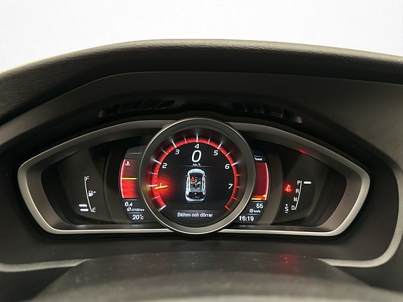 Volvo V40 23 of 30
