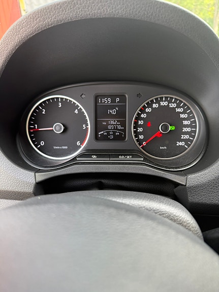 Volkswagen Amarok 9 of 9