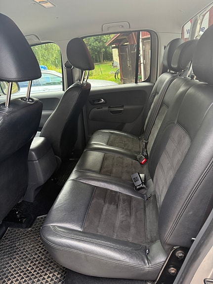 Volkswagen Amarok 2 of 9