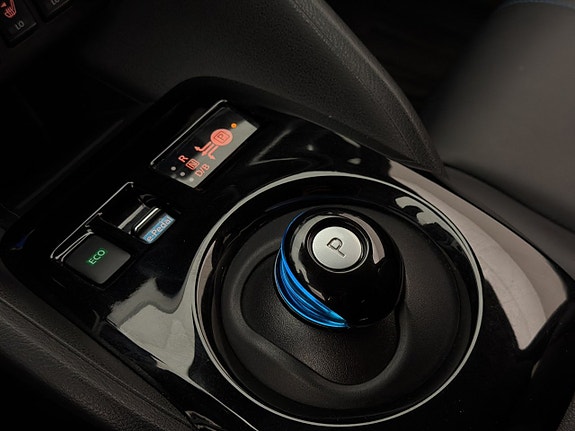 Nissan Leaf 27 of 30