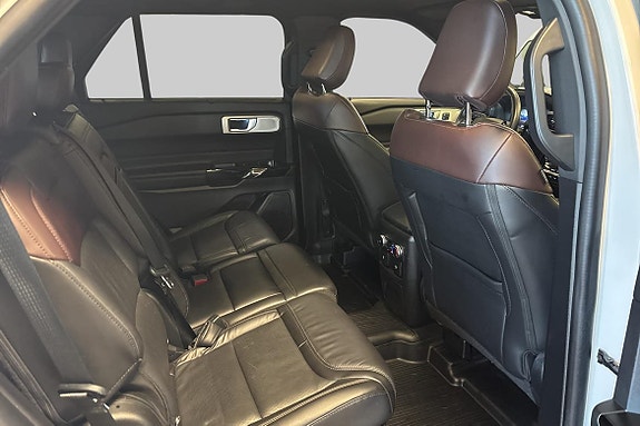 Ford Explorer 5 of 10
