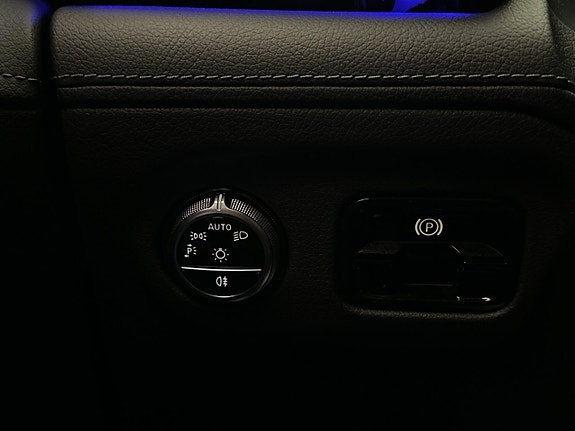 Mercedes-Benz EQE300 27 of 30